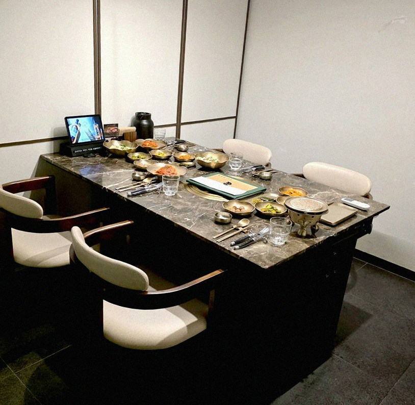DAEBOJUNG Yeouido · the full Hanwoo omakase table
