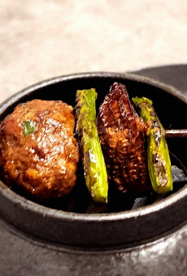 GOWOOGA Gwanghwamun · Hanwoo beef grilling over binchotan charcoal