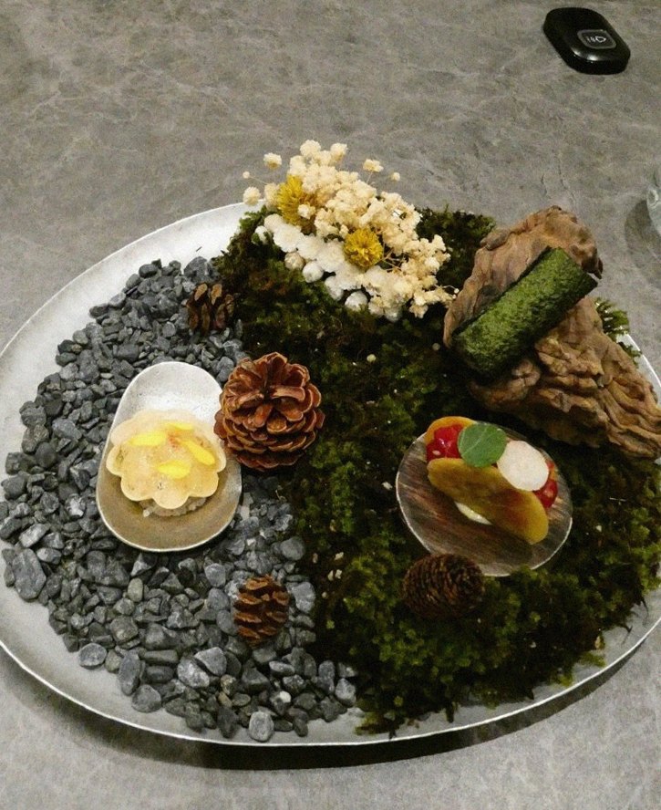 GOWOOGA Gwanghwamun · a plated course of Hanwoo beef