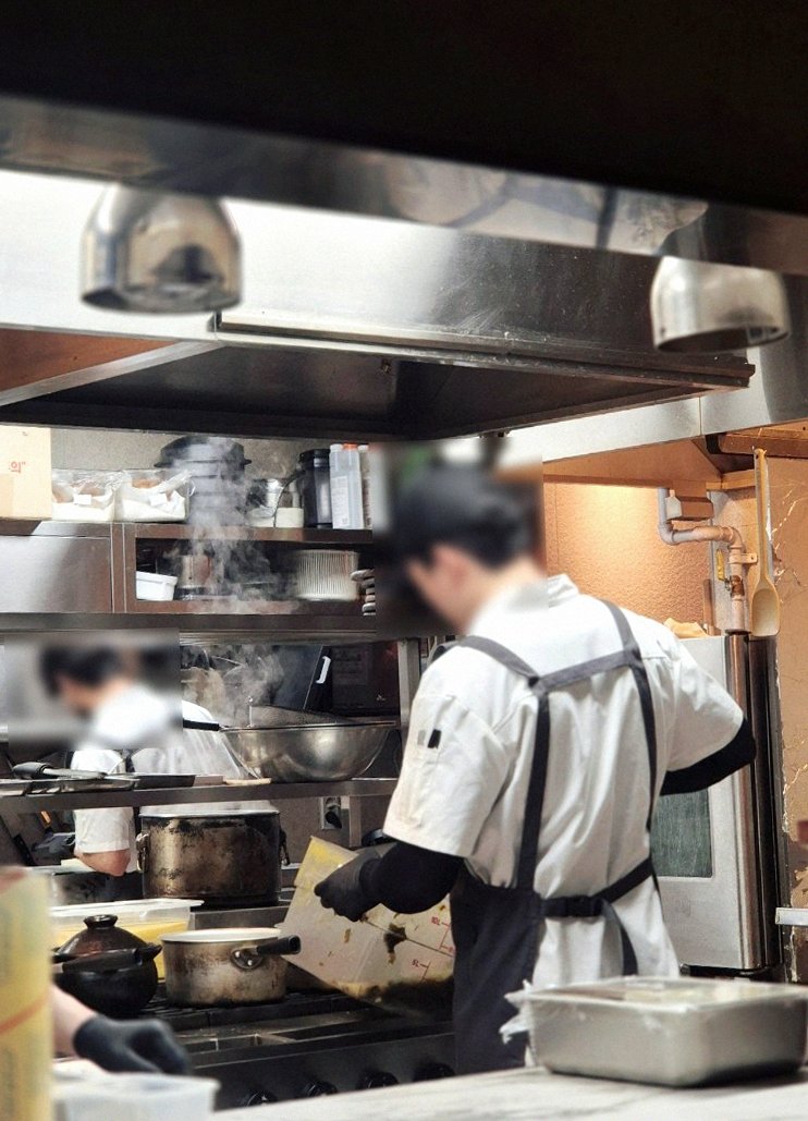 GOWOOGA Gwanghwamun · the full Hanwoo omakase table