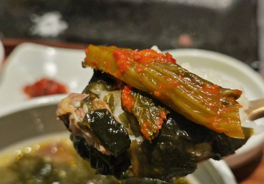 GOWOOGA Gangnam·Yeoksam · assorted Korean side dishes (banchan)