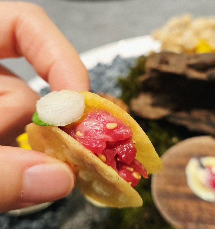 GOWOOGA Gangnam·Yeoksam · fresh Hanwoo beef tartare (yukhoe)
