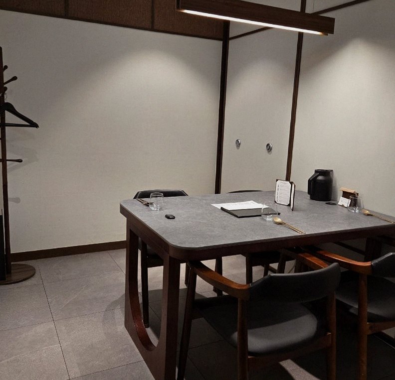 GOWOOGA Gangnam·Yeoksam · a private dining room — every table is a private room