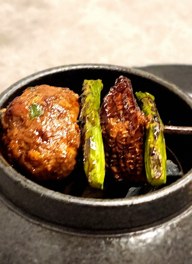 GOWOOGA Gwanghwamun · Hanwoo beef grilling over binchotan charcoal