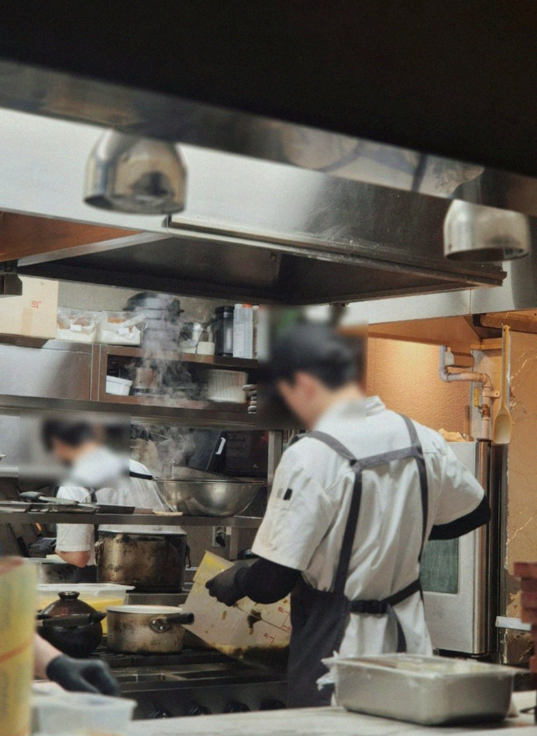 GOWOOGA Gwanghwamun · the full Hanwoo omakase table