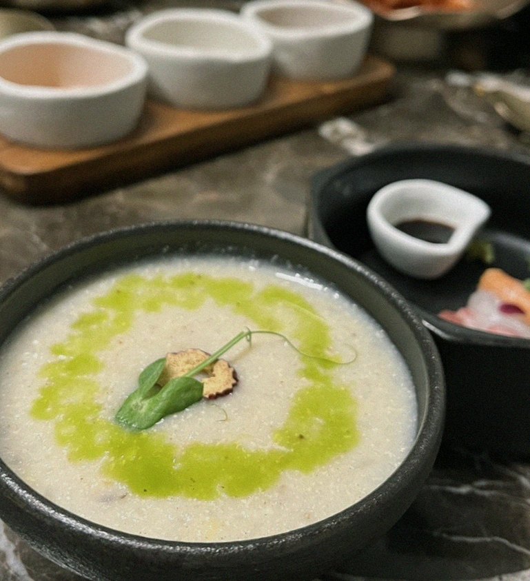 대보정 여의도점 · 여의도 더현대 맛집 · 따뜻하게 마무리하는 국물 요리