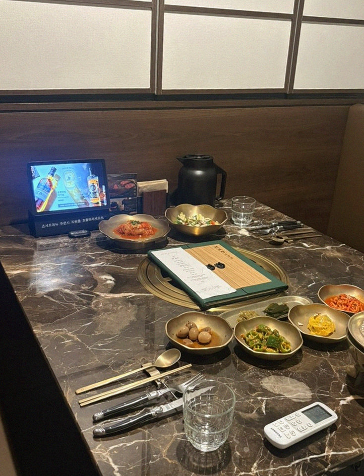 대보정 여의도점 · IFC몰 맛집 · 한 상 가득 차려진 한우 오마카세 코스