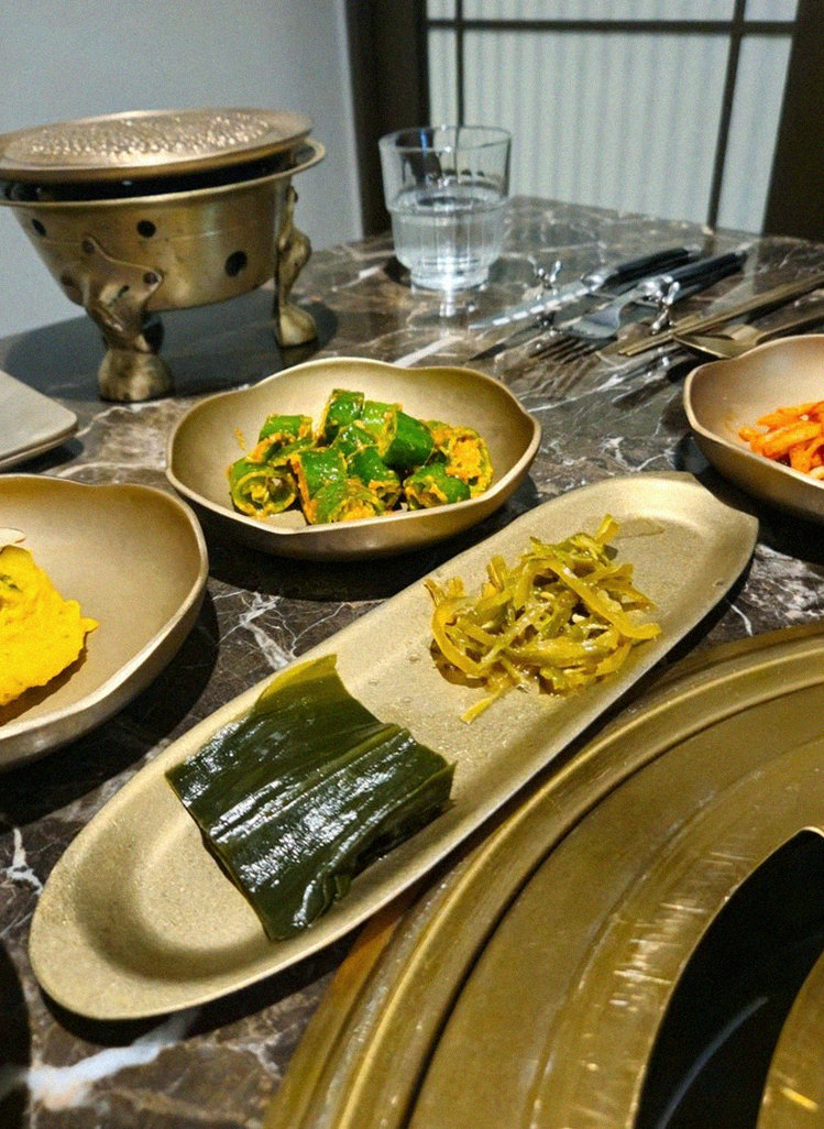 DAEBOJUNG Yeouido · assorted Korean side dishes (banchan)