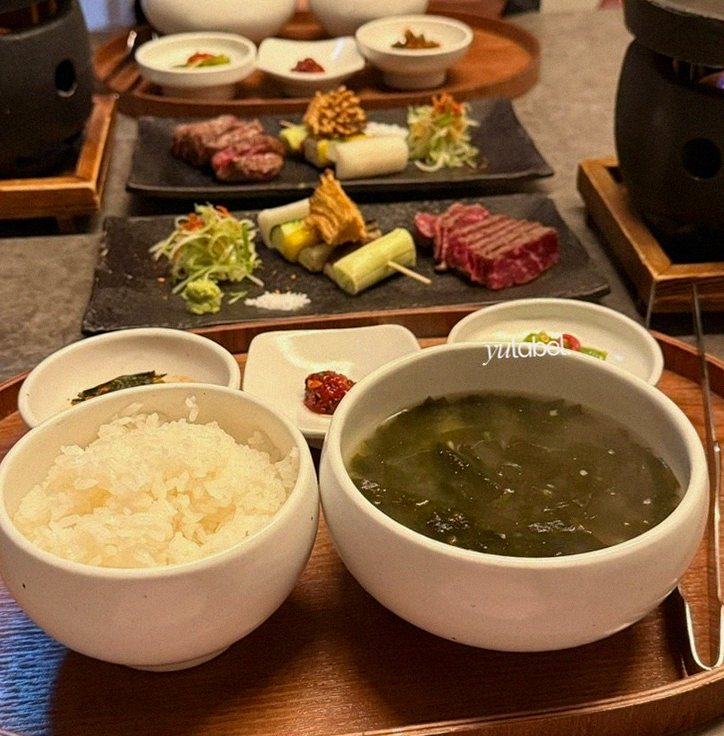 고우가 여의도점 · 여의도 63빌딩 맛집 · 정갈하게 차려진 반찬과 곁들임 찬