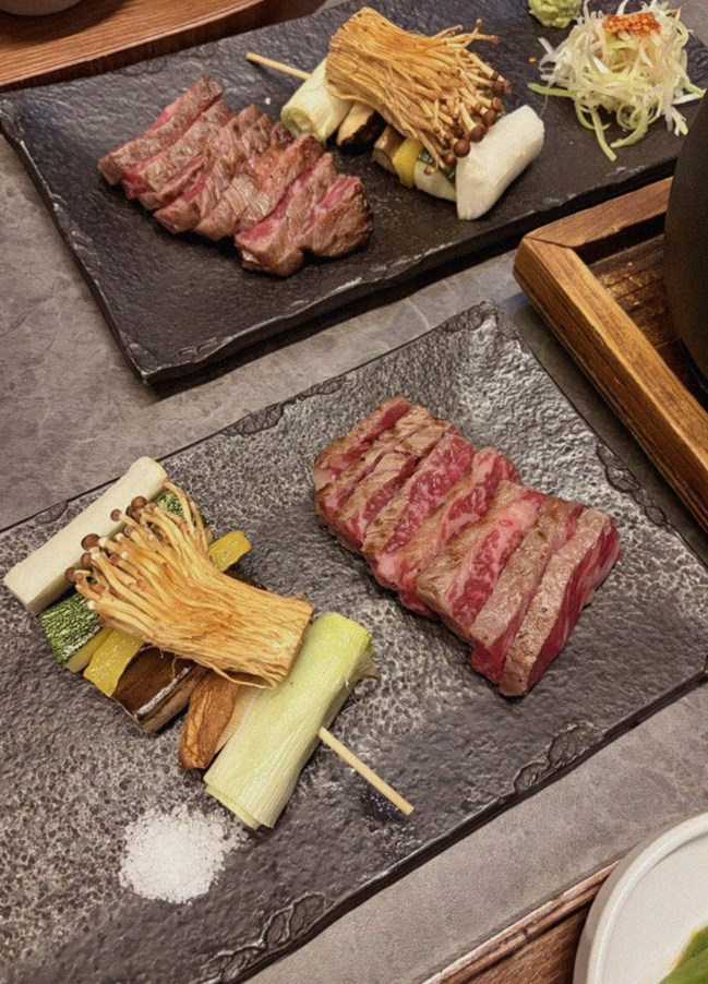 고우가 여의도점 · 여의도 63빌딩 맛집 · 마블링이 살아있는 프리미엄 한우 쇼잉