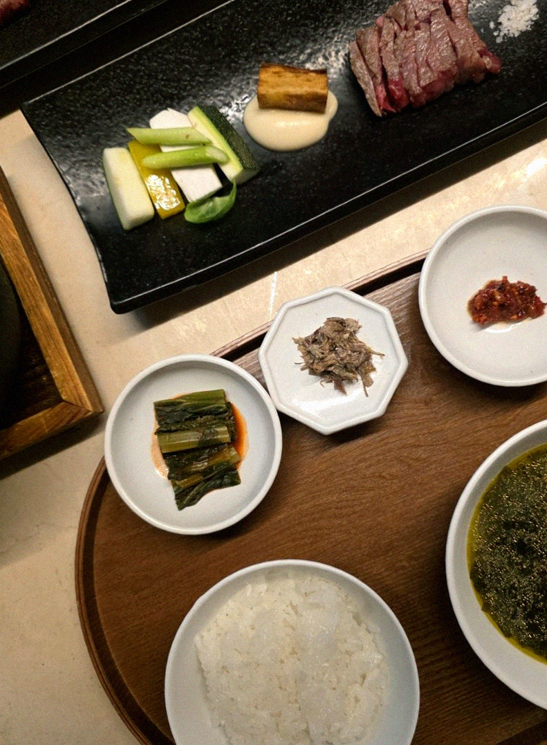 WOOARA Yeouido · assorted Korean side dishes (banchan)