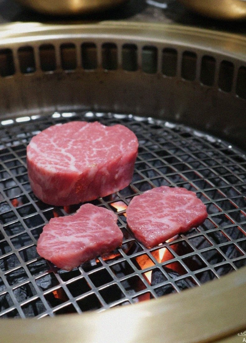 대보정 시청역점 · 덕수궁 맛집추천 · 비장탄 그릴 위에서 익어가는 한우