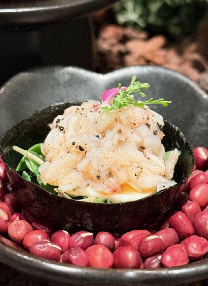 WOOHANA Yeouido · fresh Hanwoo beef tartare (yukhoe)