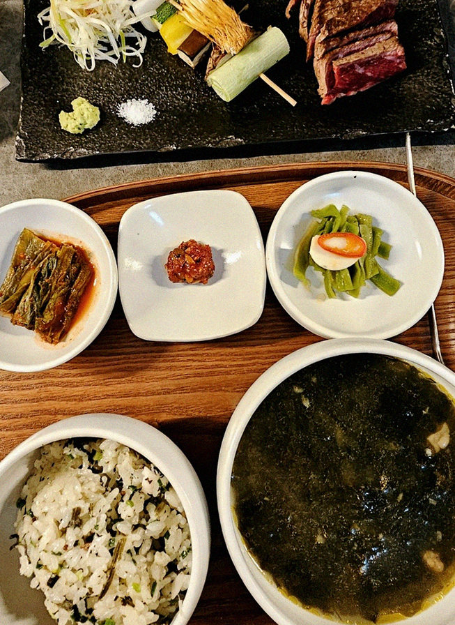 GOWOOGA Yeouido · 精致的韩式小菜