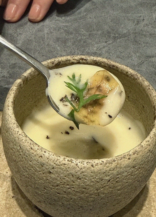 WOOHANA Jonggak · a warm soup to finish the course