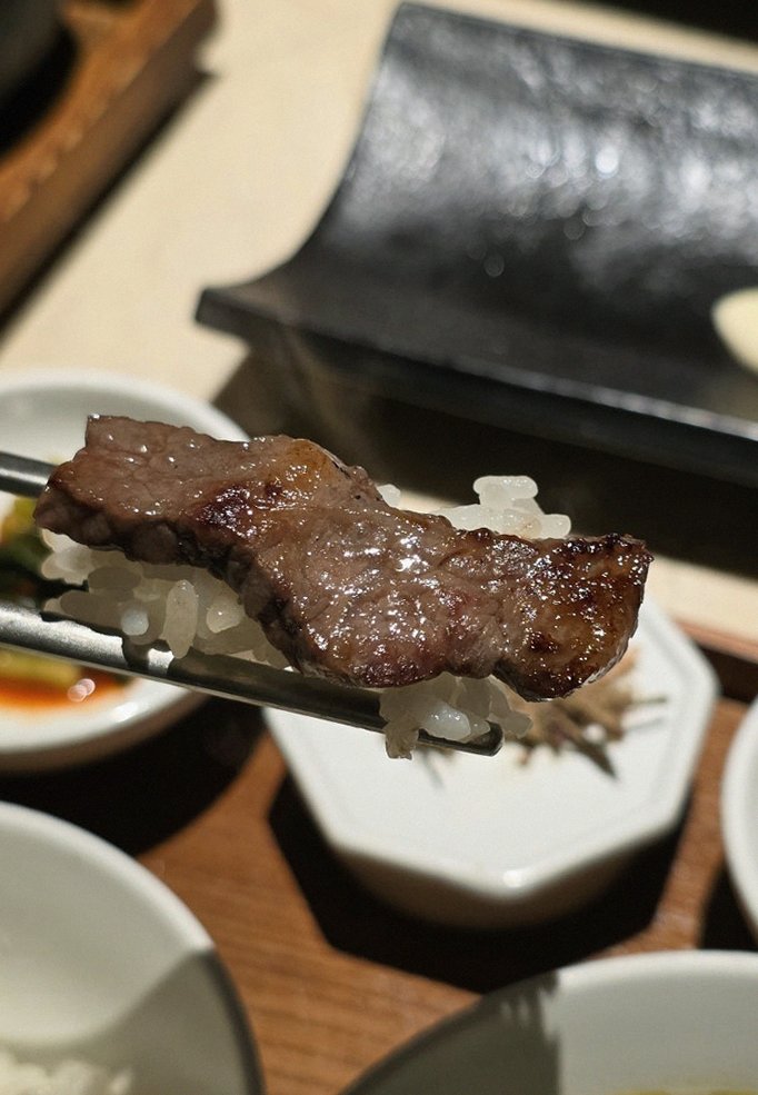 WOOARA Yeouido · premium marbled Hanwoo beef presented before grilling