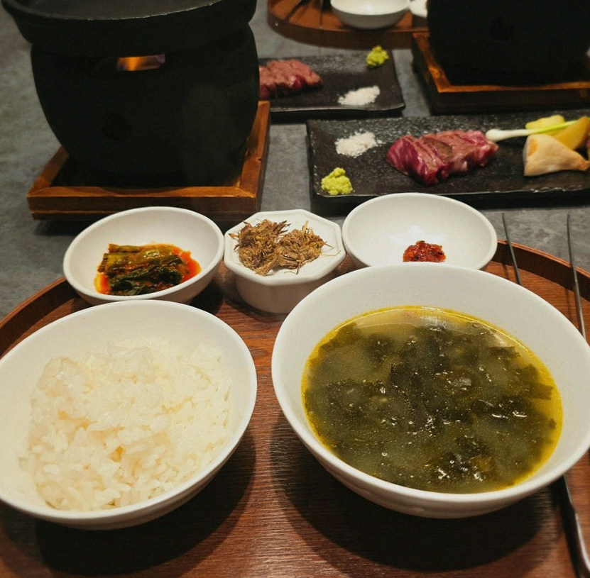 WOOHANA Jonggak · assorted Korean side dishes (banchan)
