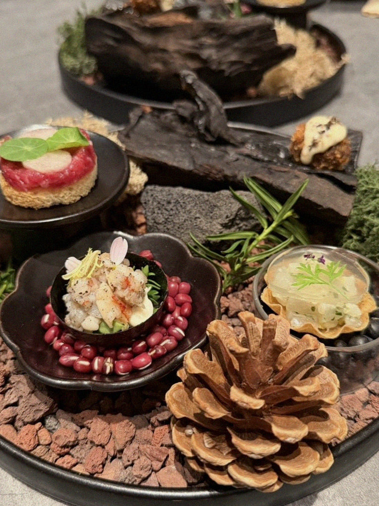 WOOHANA Jonggak · a plated course of Hanwoo beef
