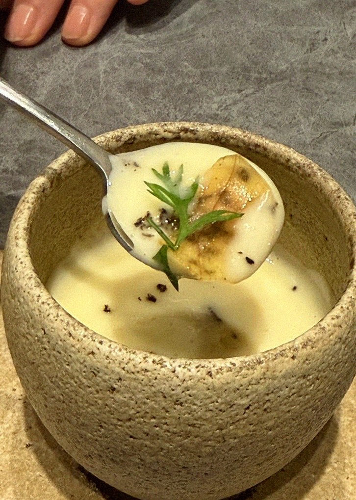WOOHANA Jonggak · a warm soup to finish the course