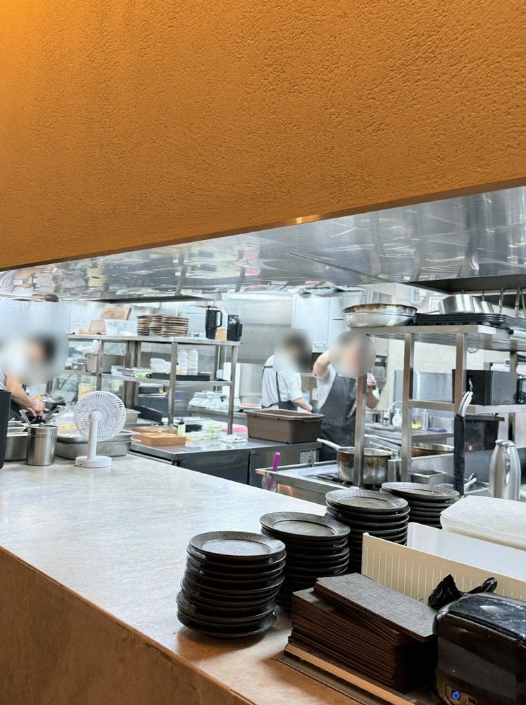 우아라 광화문점 · 광화문 저녁 · 한 상 가득 차려진 한우 오마카세 코스
