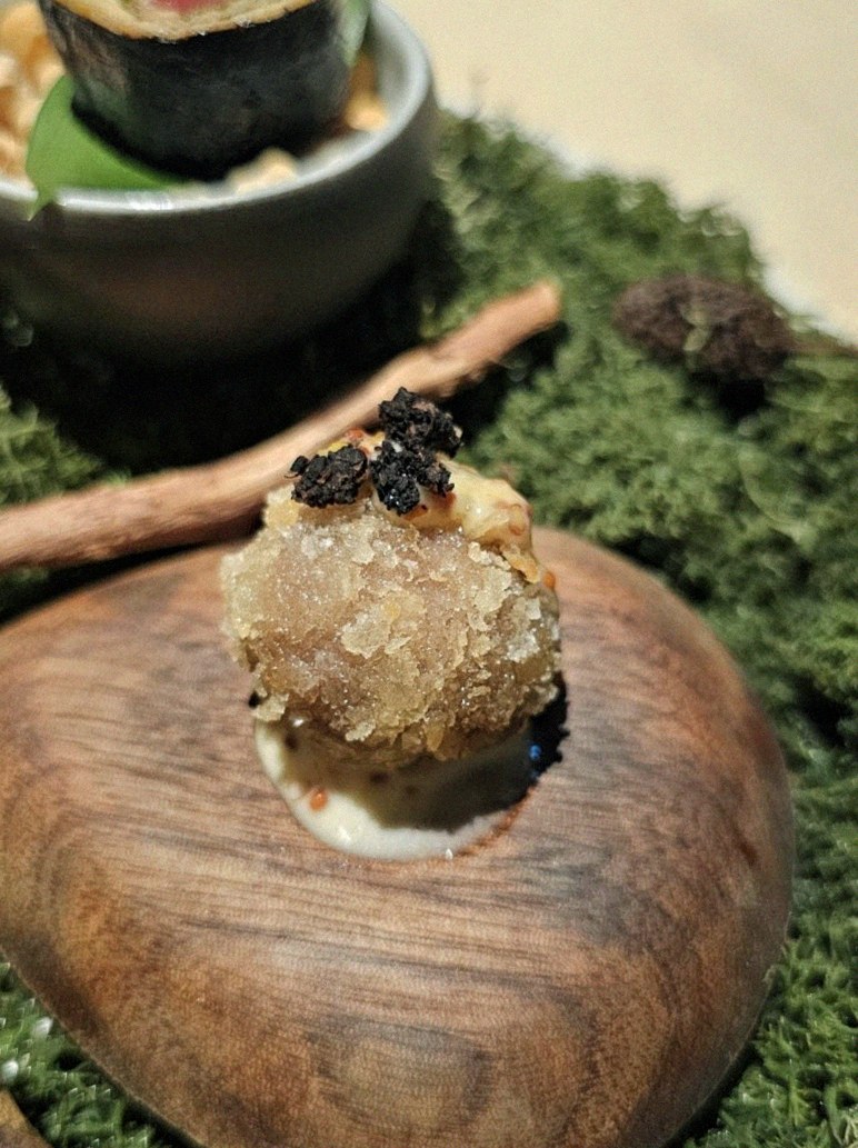 WOOARA Gwanghwamun · 新鲜韩牛生拌牛肉