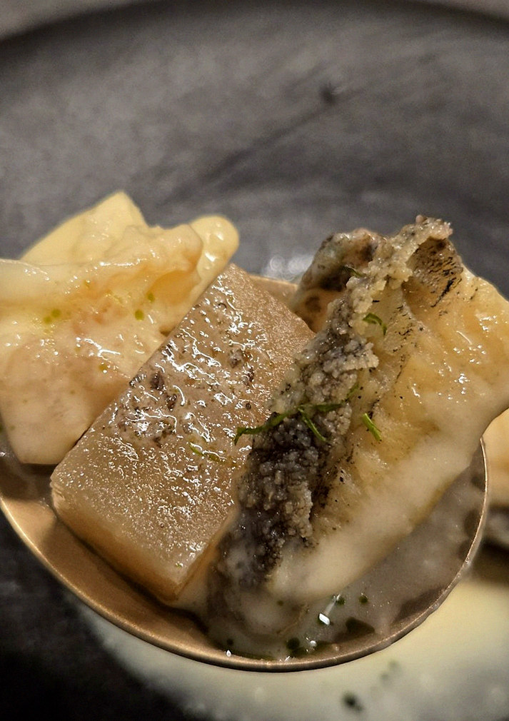 GOWOOGA Gwanghwamun · seafood course served alongside the beef