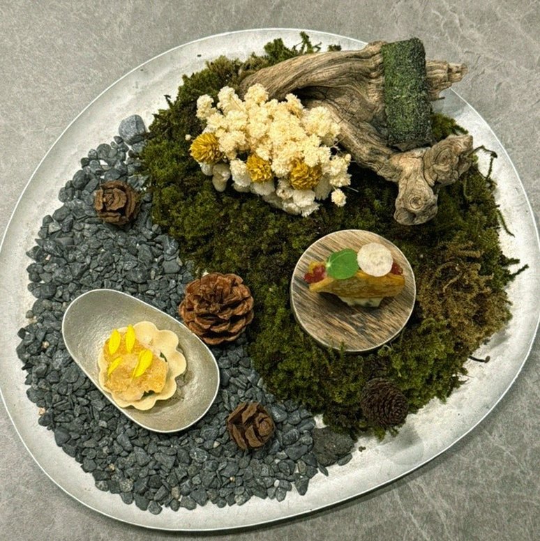 GOWOOGA Gwanghwamun · fresh Hanwoo beef tartare (yukhoe)