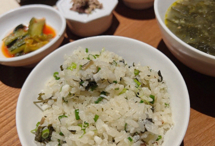 우아라 여의도점 · 서울 상견례식당 · 식사 코스와 곁들임