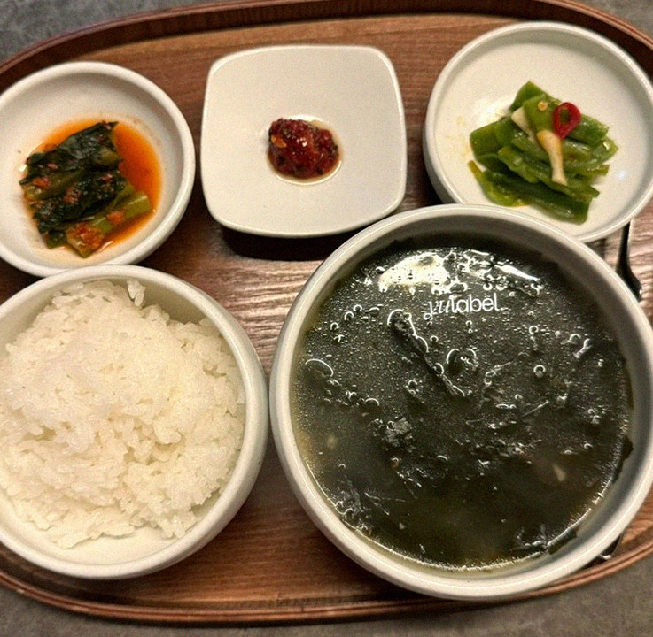 GOWOOGA Yeouido · assorted Korean side dishes (banchan)