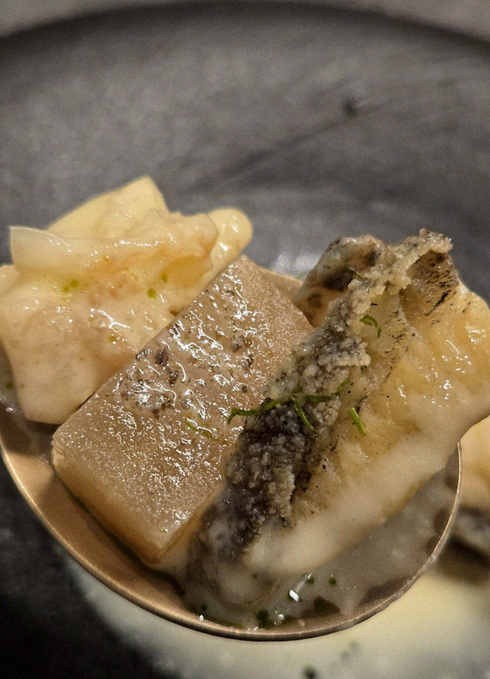 GOWOOGA Gwanghwamun · seafood course served alongside the beef