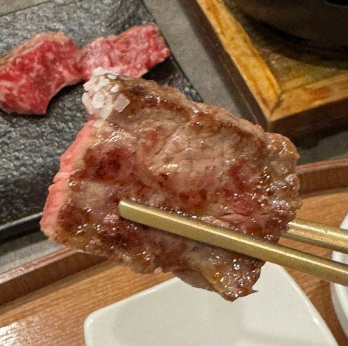 GOWOOGA Gwanghwamun · premium marbled Hanwoo beef presented before grilling