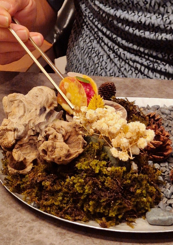 GOWOOGA Gwanghwamun · assorted Korean side dishes (banchan)