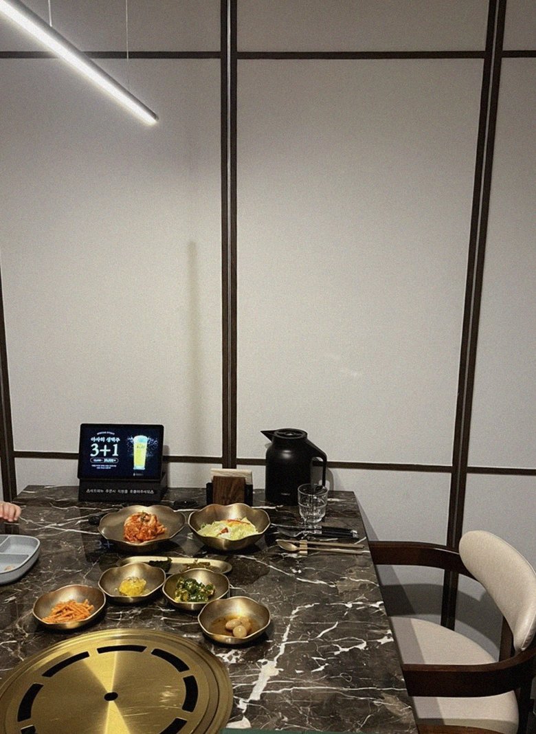 DAEBOJUNG City Hall · the full Hanwoo omakase table
