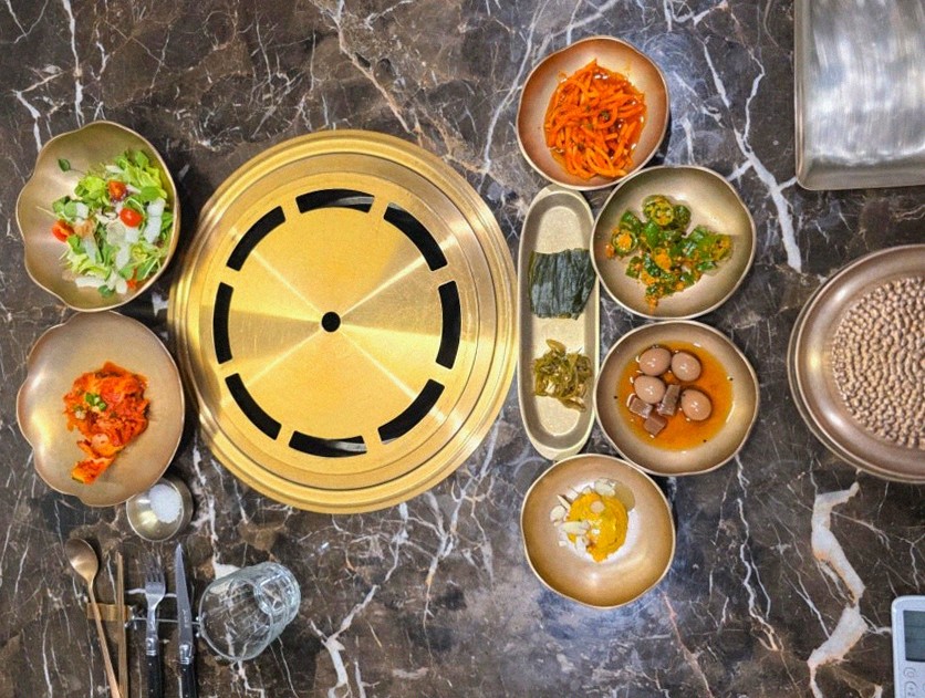 DAEBOJUNG City Hall · assorted Korean side dishes (banchan)