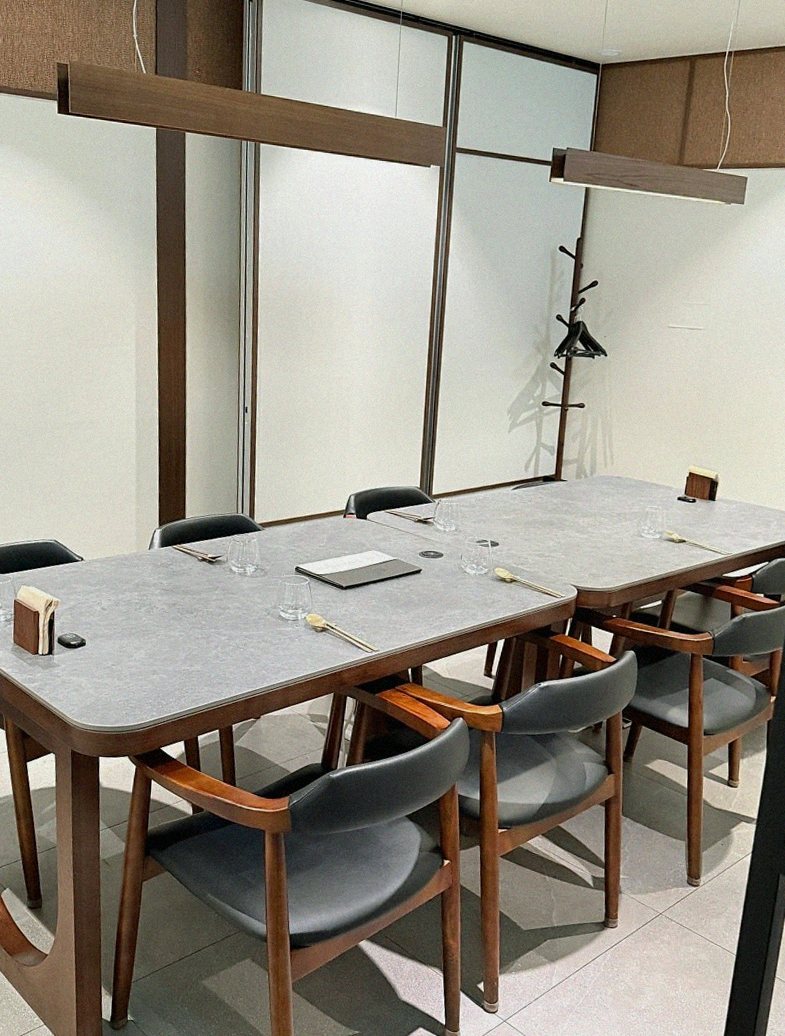 고우가 역삼점 강남 · 강남 한우오마카세 · 전 좌석 프라이빗 룸 내부 분위기