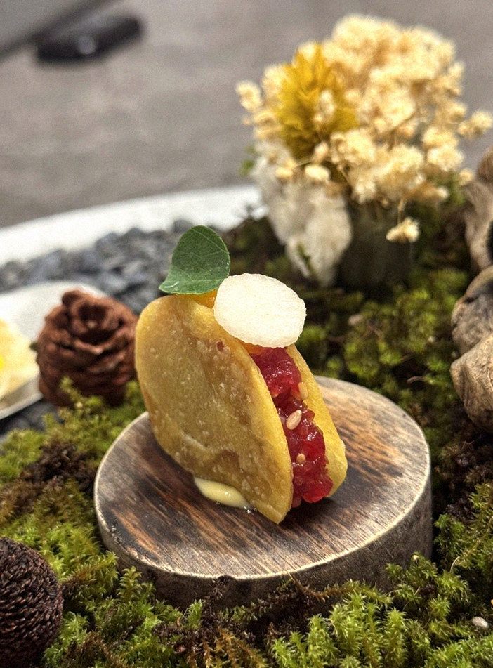 GOWOOGA Gwanghwamun · 新鲜韩牛生拌牛肉