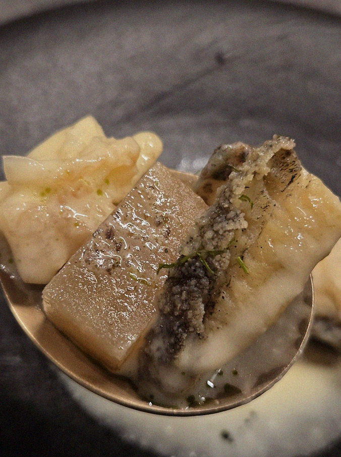 GOWOOGA Gwanghwamun · 套餐中搭配的海鲜料理