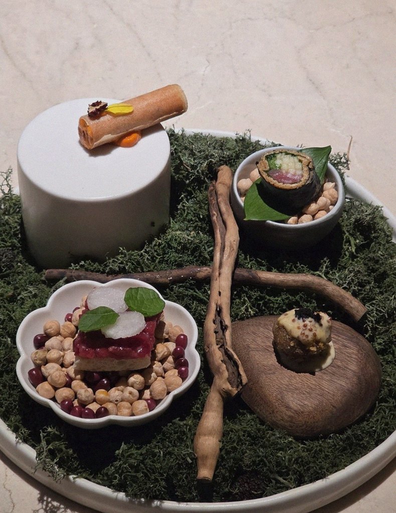 WOOARA Yeouido · a plated course of Hanwoo beef