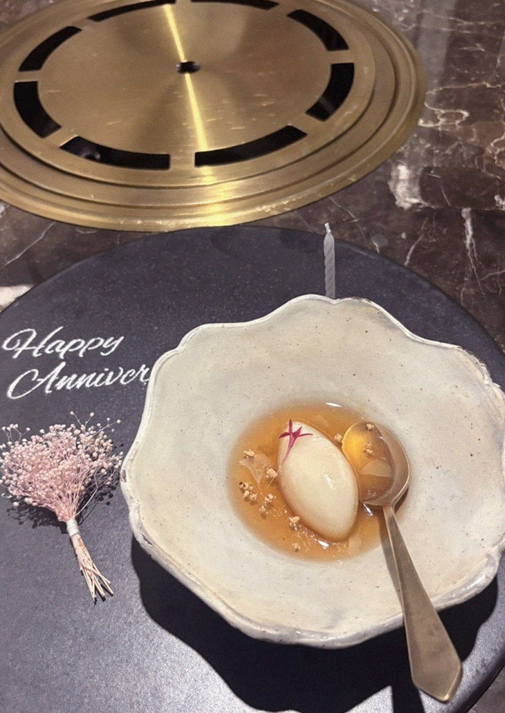 DAEBOJUNG City Hall · the signature Hanwoo showing — marbled beef cuts and caviar presented in a display chest