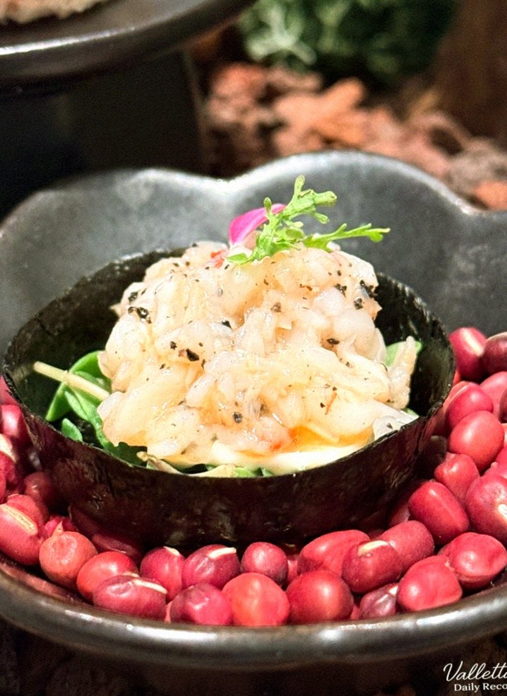 WOOHANA Jonggak · fresh Hanwoo beef tartare (yukhoe)
