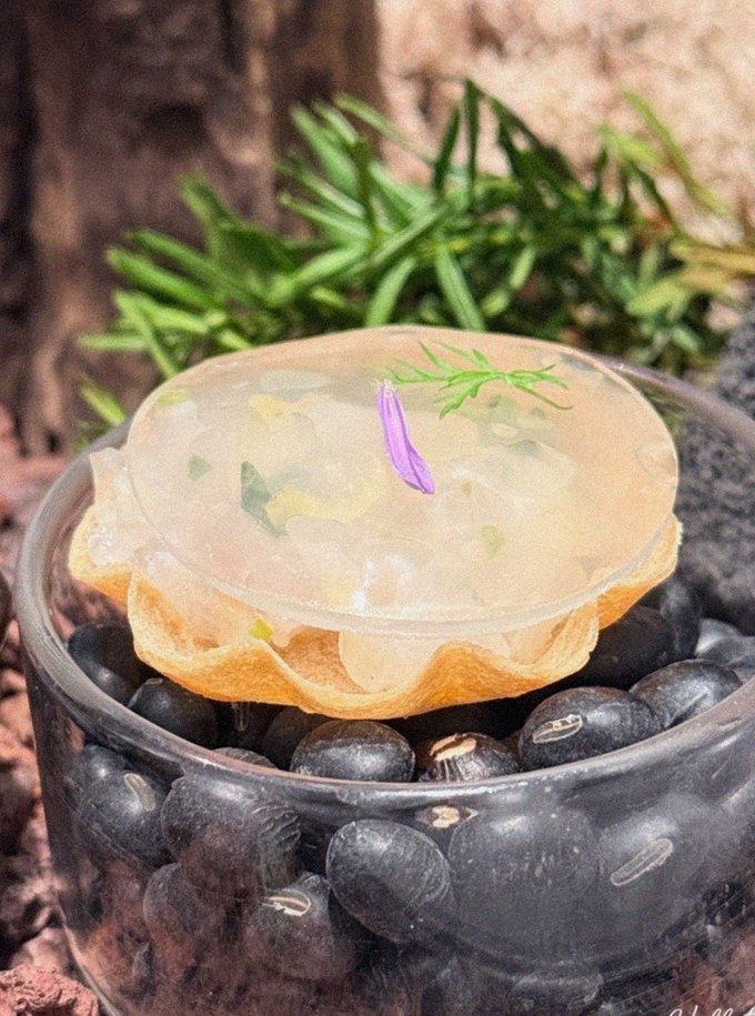 WOOHANA Jonggak · a warm soup to finish the course