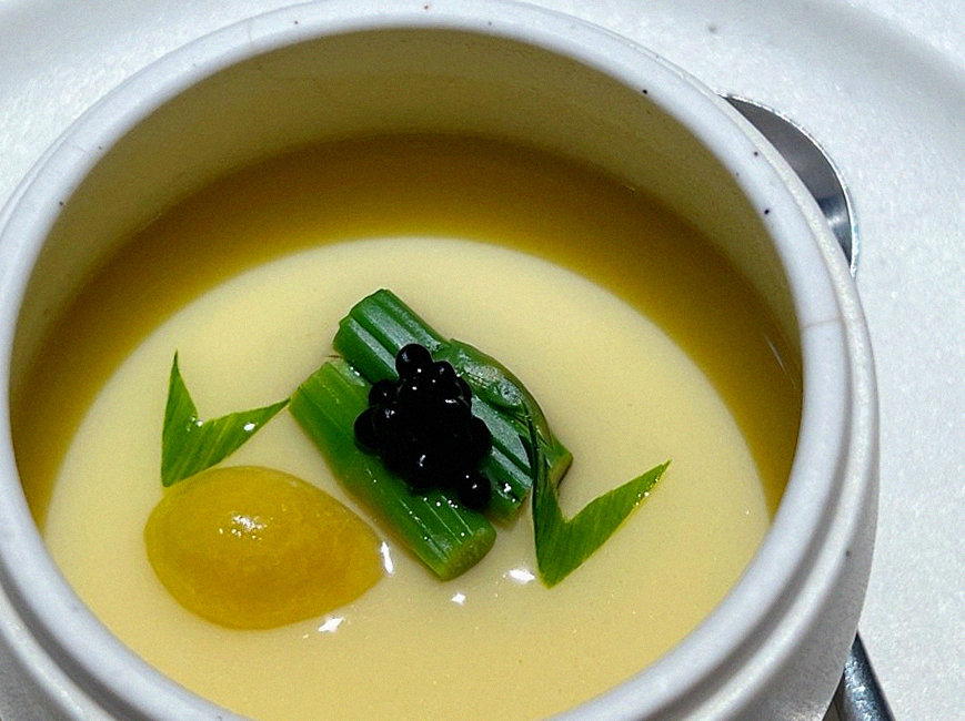 WOOARA Gwanghwamun · a plated course of Hanwoo beef