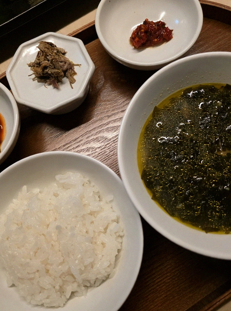 WOOARA Gwanghwamun · assorted Korean side dishes (banchan)