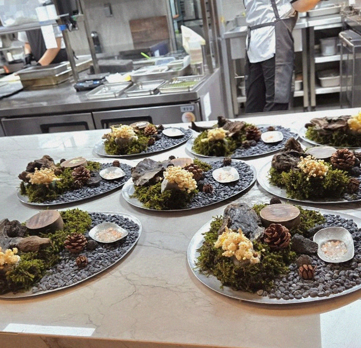 고우가 역삼점 강남 · 한 상 가득 차려진 한우 오마카세 코스
