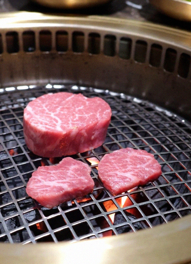 대보정 여의도점 · 영등포 맛집추천 · 비장탄 그릴 위에서 익어가는 한우