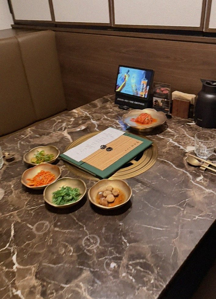 대보정 여의도점 · 영등포 맛집추천 · 한 상 가득 차려진 한우 오마카세 코스