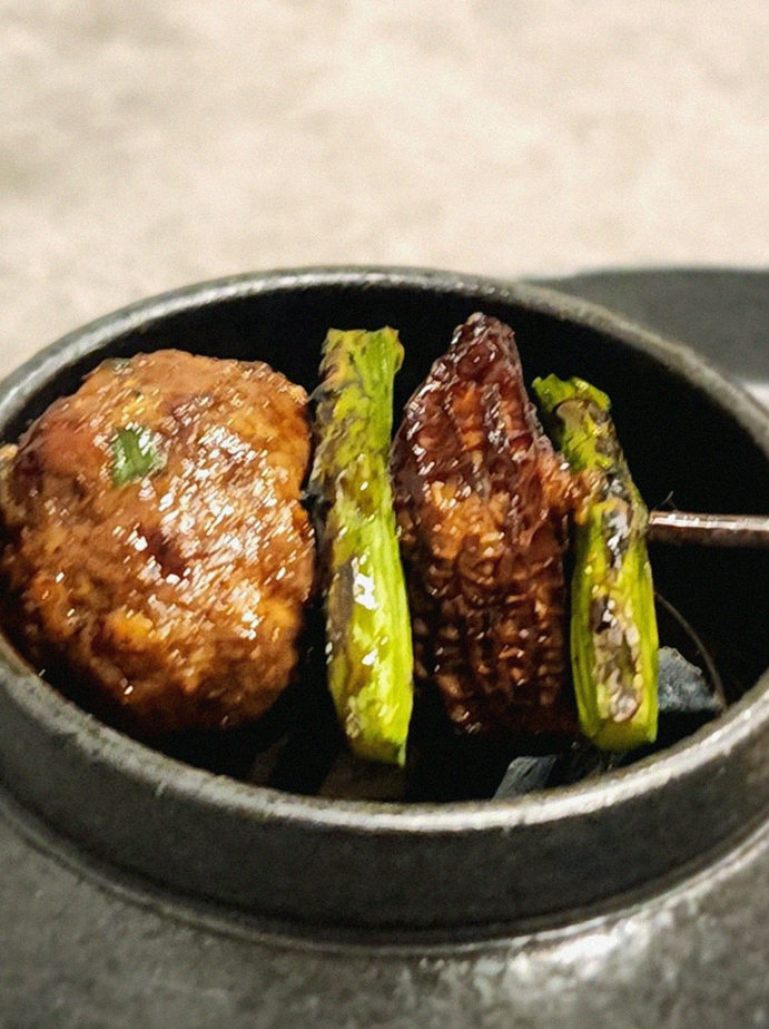 고우가 광화문점 · 광화문역 맛집추천 · 비장탄 그릴 위에서 익어가는 한우