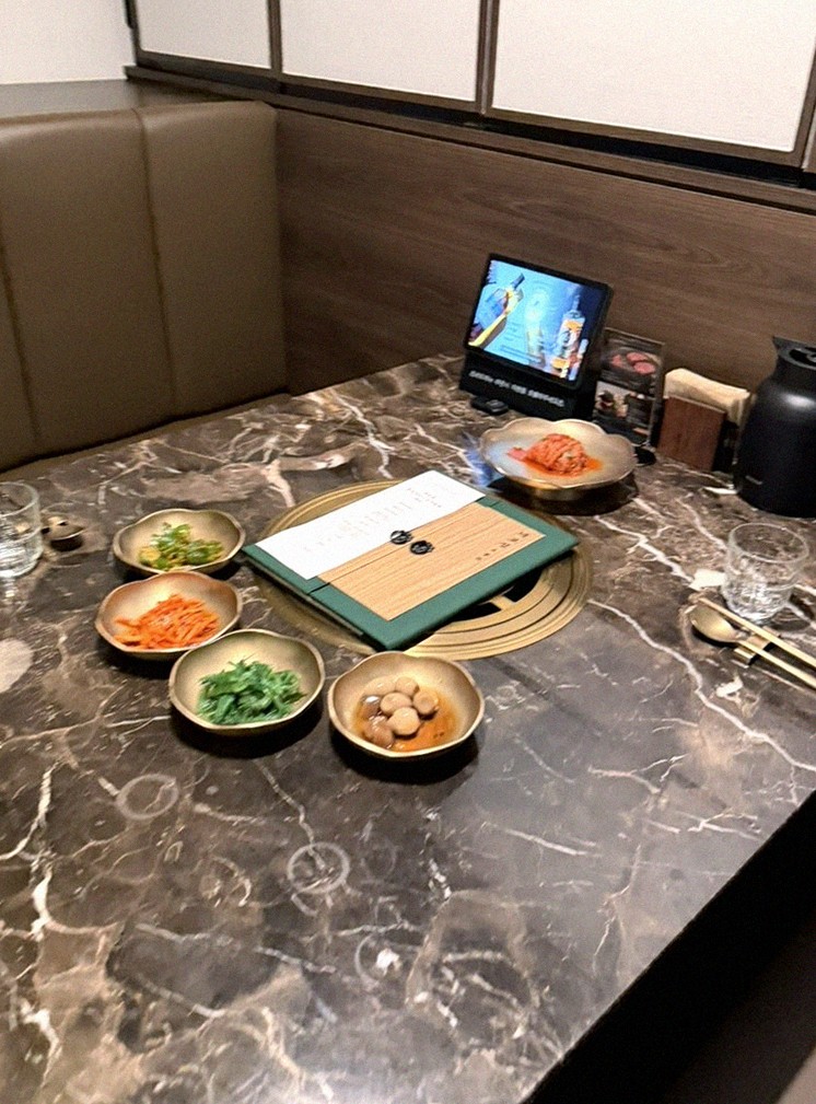 DAEBOJUNG Yeouido · 满桌的韩牛套餐