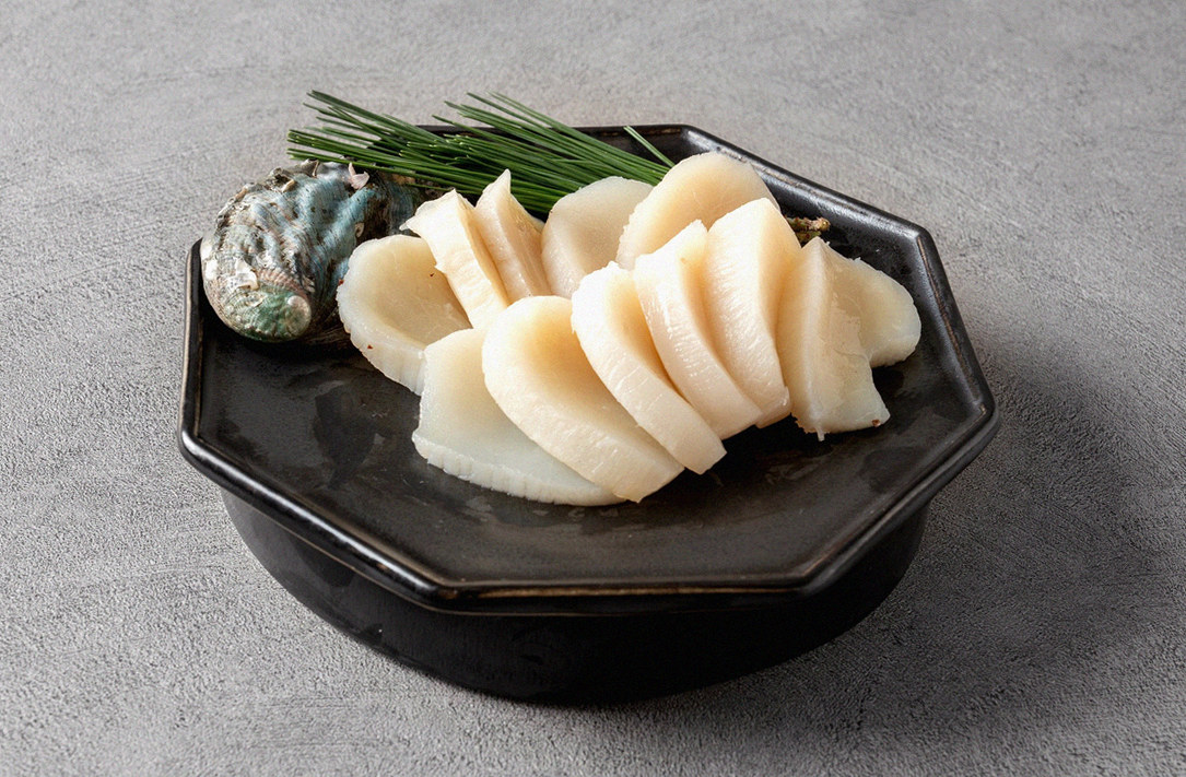 DAEBOJUNG Yeouido · seafood course served alongside the beef