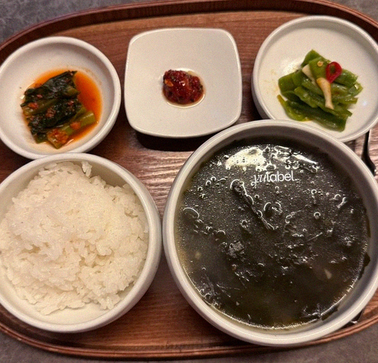 GOWOOGA Yeouido · assorted Korean side dishes (banchan)